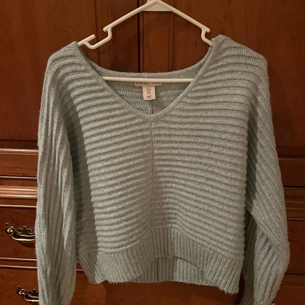 Cozy V-Neck Ribbed Sweater in Light Green